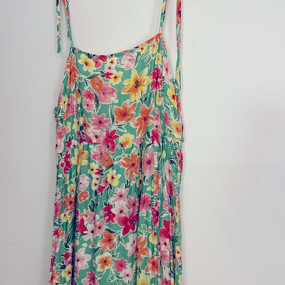 Size S Maxi dress ruffle layer on bottom like NEW green bright floral tie straps